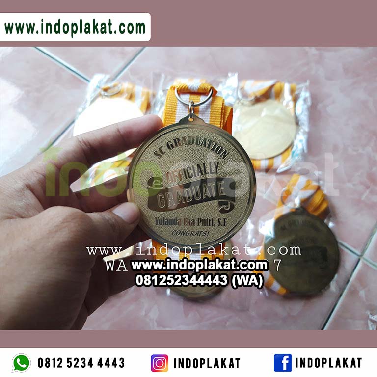 Jual-Medali-Wisuda-Bahan-Kuningan-Murah Jual Medali Wisuda Bahan Kuningan Murah