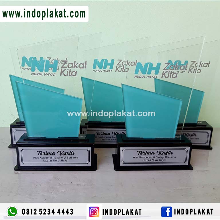 Harga Plakat Akrilik Terbaru 2026